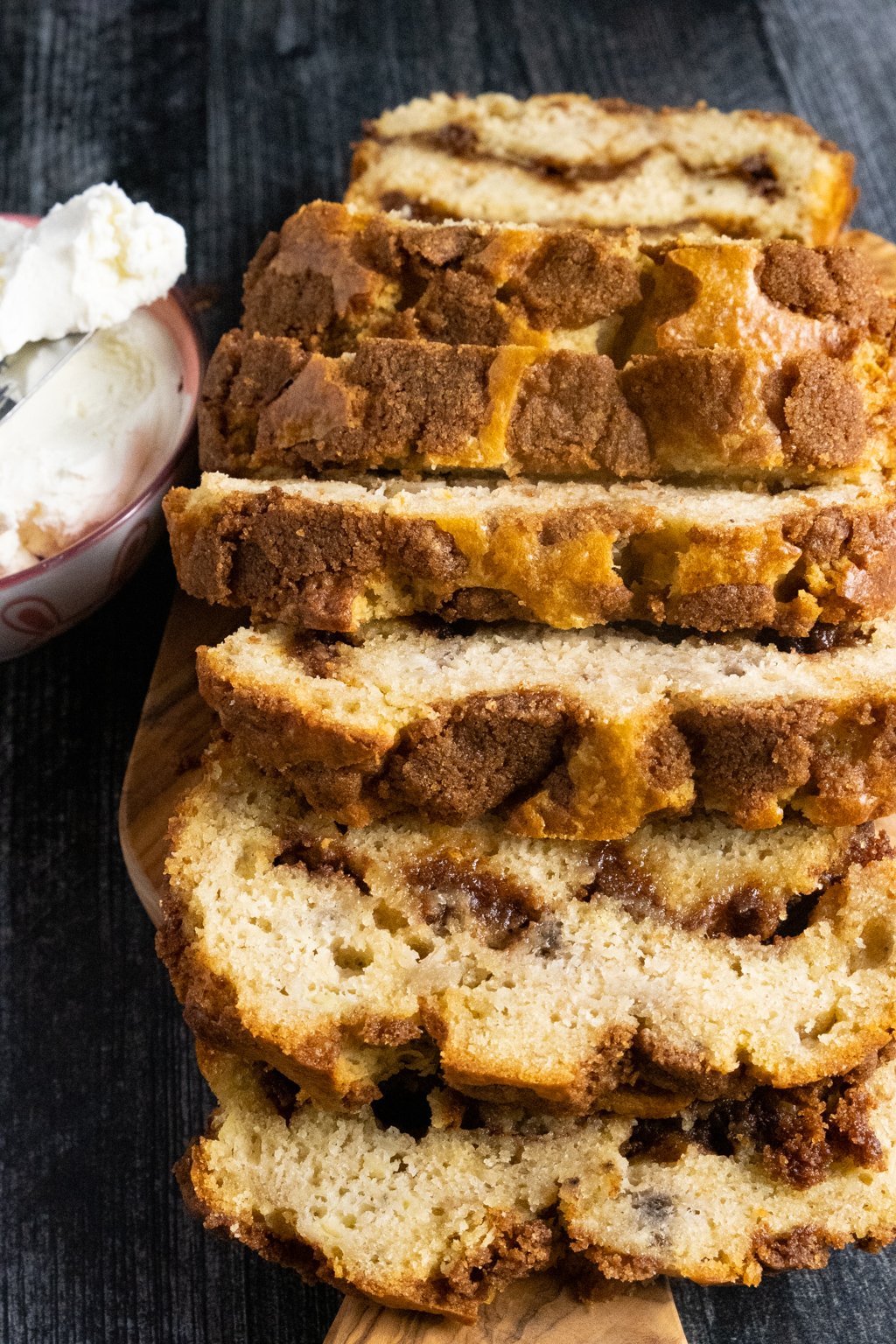 cinnamon roll banana bread