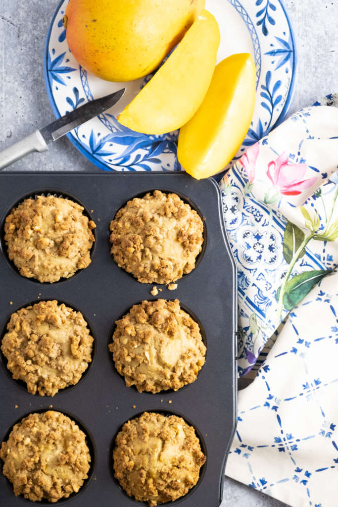 Mango Muffins with Hazelnut Crumble ⋆ The Dessertivore