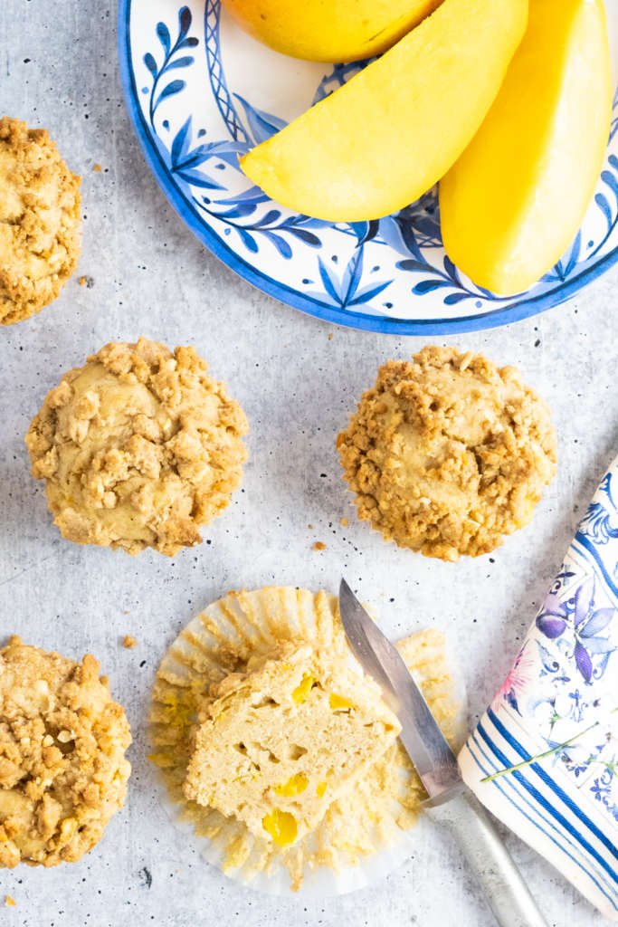 Mango muffins with hazelnut streusel