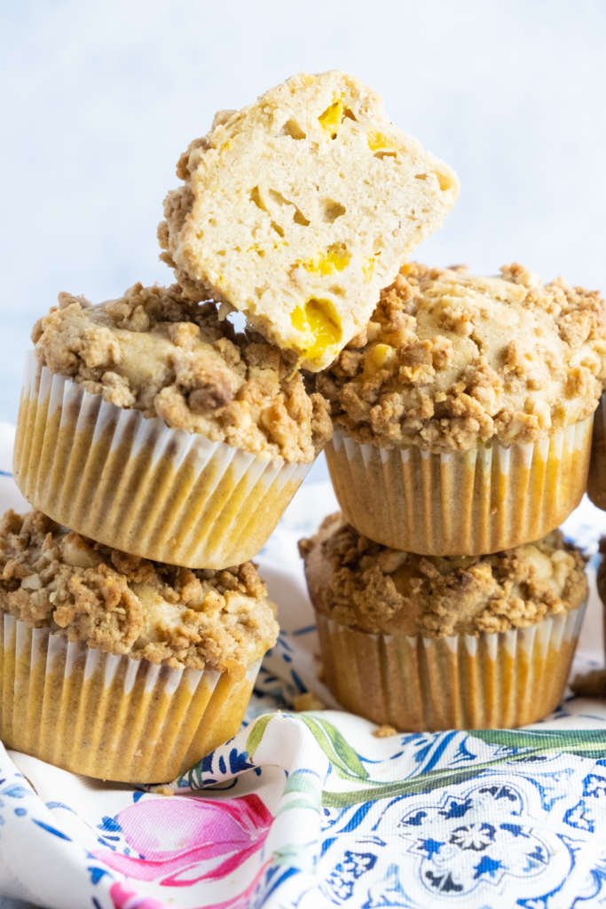 Mango muffins with hazelnut streusel