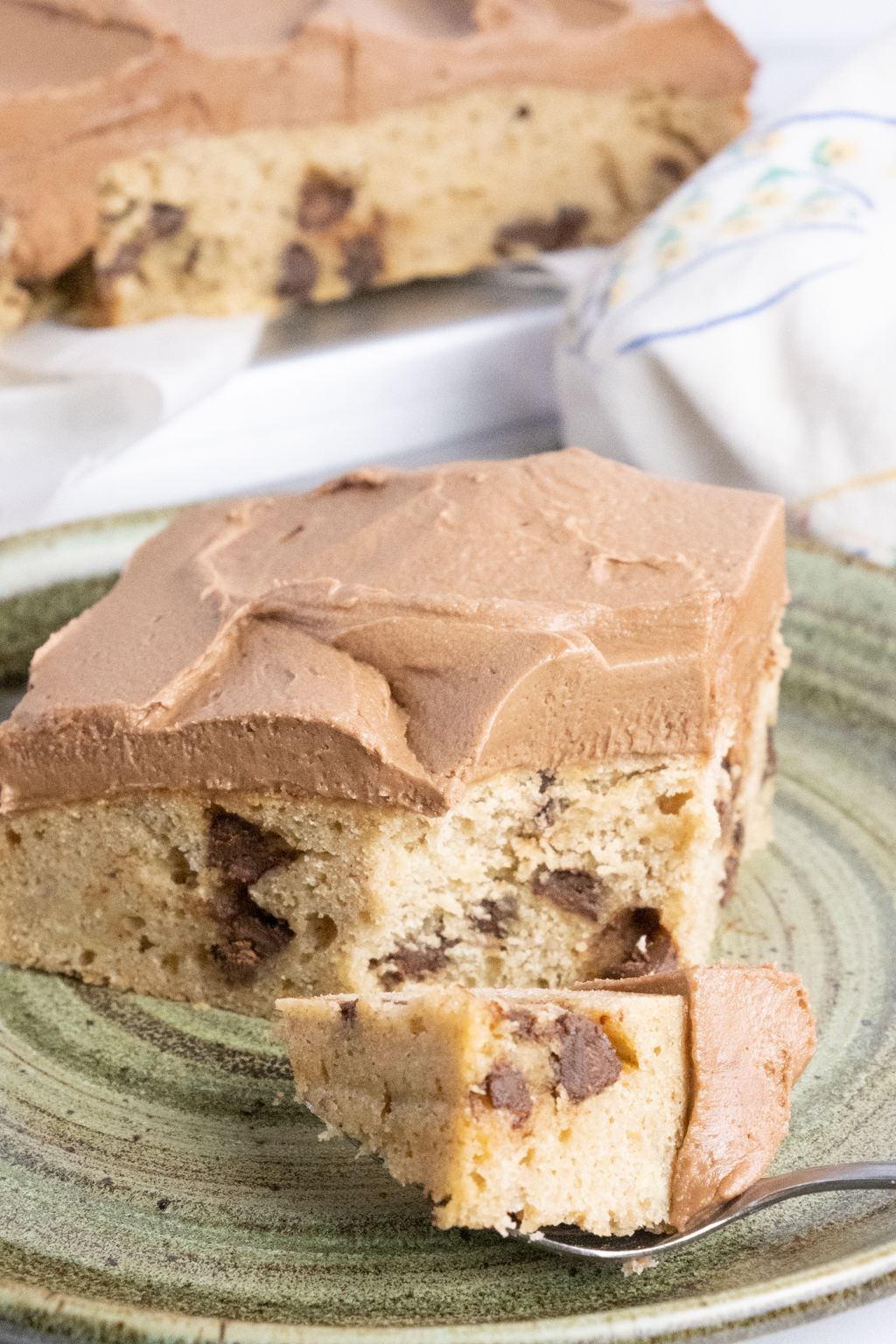 banana chocolate chip sheet cake with nutella frosting